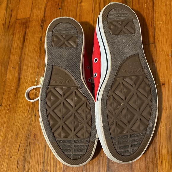 Red converse! - Picture 3 of 6